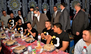 محافظ الغربية يشارك ١٠٠ من الطلاب ذوي الهمم إفطارهم بمدرسة ناصر 