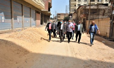 محافظ الغربية يتابع أعمال الرصف بطريق الشركات وكفور بلشاي بكفر الزيات