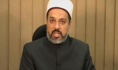 بالفيديو.. ما حكم صلاة التراويح؟ وهل يشترط أن تصلَّى في جماعة؟ أمين الفتوى يجيب