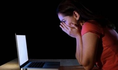 «حكم رادع».. السجن 5 سنوات لمتهمين هددا فتاة بنشر صورها الخاصة على الإنترنت بالزاوية الحمراء