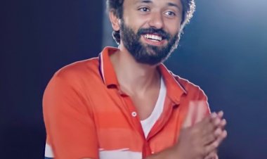 بالفيديو.. «بنتي بصتلي وقالتلي أنت خايف».. مواقف طريفة لكريم عبدالعزيز وأسرته في بالجونة