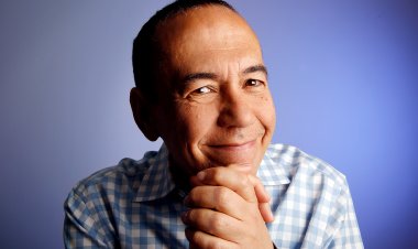 وفاة النجم العالمي جيلبرت جوتفريد عن عمر يناهز 67 عاما