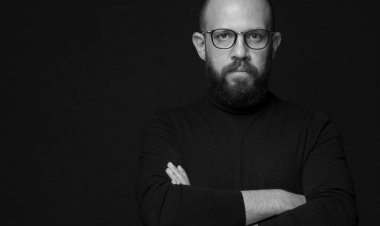 محمد دياب يشيد بالمونتير المصري أحمد حافظ بعد مشاركته في المسلسل الأمريكي «فارس الظلام»