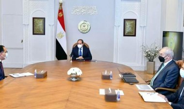 الرئيس السيسي يتابع المشروعات الحالية والمستقبلية بالمنطقة الاقتصادية لقناة السويس