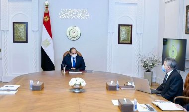 الرئيس السيسي يطلع على حركة قناة السويس ويوجه باستمرار مشروعات الهيئة