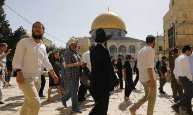 رئيس الوزراء الفلسطيني: تدنيس القبلة الأولى للمسلمين نذير خطير واستفزاز للمشاعر