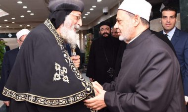 شيخ الأزهر يهنئ البابا تواضروس بعيد القيامة