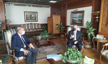 وزير الري ومحافظ القليوبية يبحثان موقف المشروعات وإزالة التعديات بالمحافظة