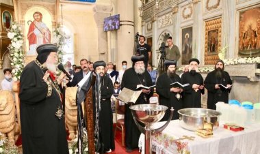 البابا تواضروس يصلى «الجناز العام»  بمرقسية الإسكندرية 