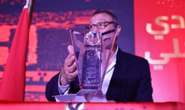 «مكانه في دولاب البطولات».. الأهلي يُكرم جماهيره بـ درع خاص