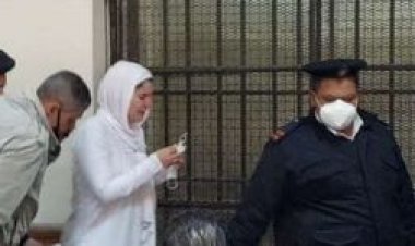 وصول حنين حسام جلسة الحكم عليها في قضية الاتجار بالبشر