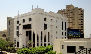 هل مرطب الشفاه يبطل الصيام؟ الإفتاء تجيب (إنفوجراف)