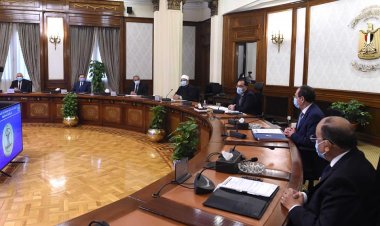 توجيهات رئاسية للحكومة وللمحافظين بضبط أسعار السلع الغذائية والاستهلاكية