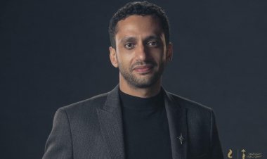 صلاح عبد الله لمحمد حاتم: أنت رائع يا ابني والله