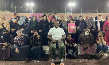 بالصور.. موسيماني يوزع شنط رمضان في «اسطبل عنتر» قبل السفر للمغرب