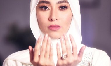 «حابة أموت وربنا راضى عني».. زيزي عادل تعلن اعتزالها الغناء