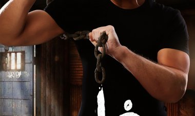 أيمن يوسف مروجا لفيلم فارس: أعدكم بفيلم مختلف ومميز