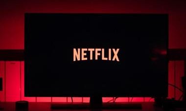 «نتفليكس» تخسر 200 ألف مشترك منذ بداية 2022