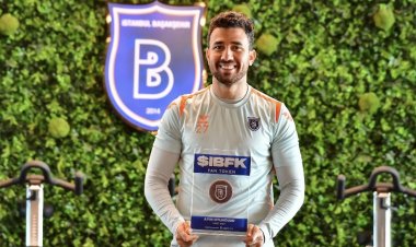 تريزيجيه يتوج بجائزة جديدة في الدوري التركي