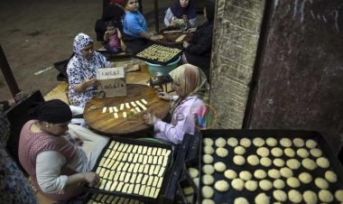 بعد غلاء الأسعار.. كحك العيد المنزلي يعود من جديد