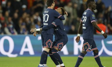 فيديو| باريس سان جيرمان يفوز بالدوري الفرنسي للمرة العاشرة في تاريخه