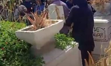 تشييع جنازة والدة سمية الخشاب بمقابر المنارة في الإسكندرية| صور