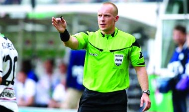 «يويفيا» يسند مباراة ليفربول وفياريال للحكم البولندي سيمون ماركينياك