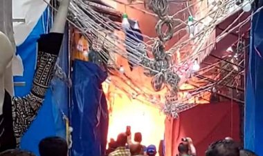 ارتفاع المصابين لـ12 في حريق المنشية بعد إصابة اثنين من رجال الحماية المدنية