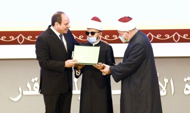 الرئيس السيسي يكرم الفائزين في المسابقة العالمية لحفظ القرأن الكريم