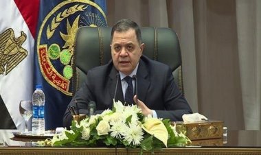 عمال مصر رمزاً للعطاء.. وزير الداخلية يهنئ وزير القوى العاملة بعيد العمال