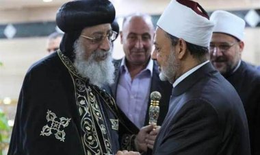 البابا تواضروس يهنئ شيخ الأزهر بعيد الفطر المبارك