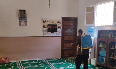 محافظ الاسكندرية يشدد على تكثيف أعمال النظافة وغسيل الشوارع وتطهير المساجد