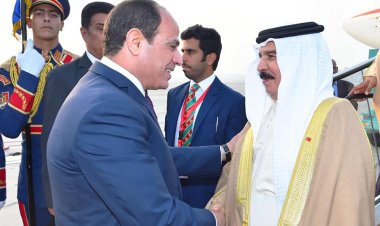 الرئيس السيسي يجري اتصالا هاتفيا بملك البحرين لتهنئته بعيد الفطر المبارك