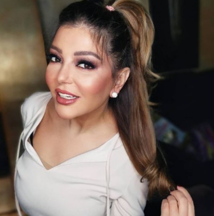 سميرة سعيد: على مسئولية خالد تاج الدين.. عمرو دياب كان بياخد الأغانى بتاعتى
