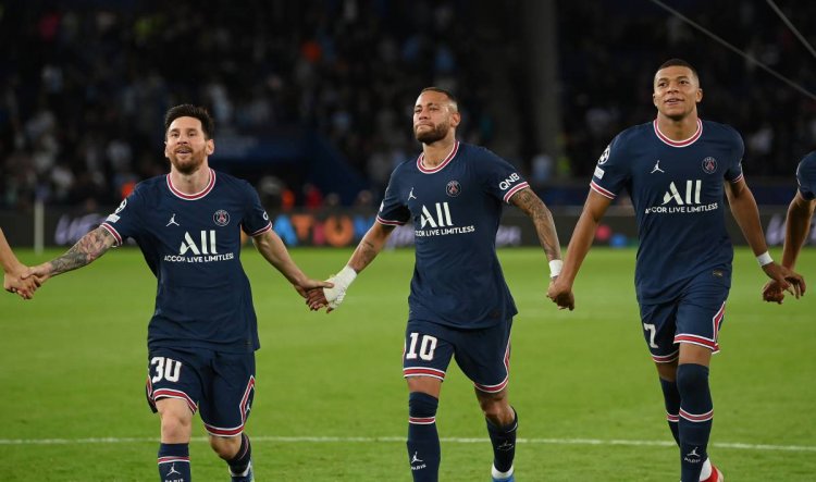 مبابي ونيمار يقودان سان جيرمان لاكتساح لوريان 5-1 والابتعاد بصدارة الدوري الفرنسي