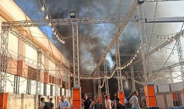 عاجل| حريق ضحم يلتهم عائمة نيلية بميت غمر  والحماية المدنية تجابه النيران