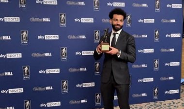 أول تعليق لـ محمد صلاح بعد فوزه بجائزة أفضل لاعب في إنجلترا
