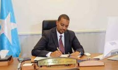  سفير الصومال يدين الهجوم الإرهابي على القوات المسلحة بسيناء