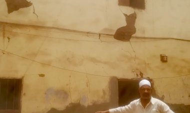 إخلاء عقار آيل للسقوط في الأقصر وفصل الكهرباء والمياه عنه| صور