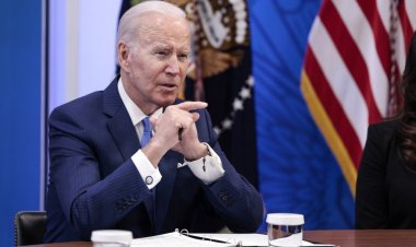 الرئيس الأمريكي يوقع مرسوما لتسريع إرسال المساعدات العسكرية إلى أوكرانيا