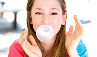 لو بتحب تسلي وقتك.. 5 فوائد مهمين لـ«اللبان» الخالي من السكر!