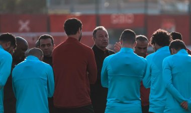 الخطيب للاعبي الأهلي: لم نتأهل بعد.. والحديث عن ملعب النهائي مرفوض