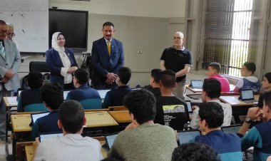 وكيل وزارة التربية والتعليم بالجيزة يتفقد امتحانات الصف الأول الثانوي