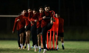 قبل لقاء وفاق سطيف.. الأهلي يغير ملعب تدريبه بالجزائر بسبب الإضاءة