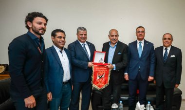 صور| العامري فاروق يزور اتحاد الكرة الجزائري