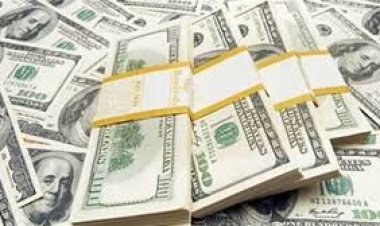 انخفاض أسعار الدولار 4 قروش  في ختام تعاملات اليوم