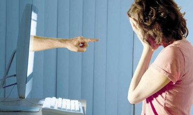 علقة ساخنة لطالب جامعى ابتز زميلته بصور مخلة لها بالغربية