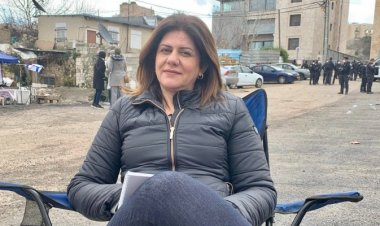 قوات الاحتلال الإسرائيلي تمنع تعليق صورة شيرين أبو عاقلة أمام كنيسة الروم الكاثوليك