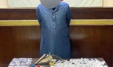 متلبسًا بـآيس وهروين.. سقوط  ديلر عين شمس في قبضة الأمن