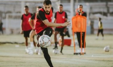 الجهاز الفني ولاعبو الزمالك ينظمون ممرا شرفيا للونش